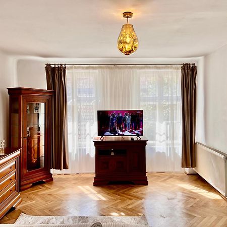 Old Town City Center Apartments Braşov Exteriör bild