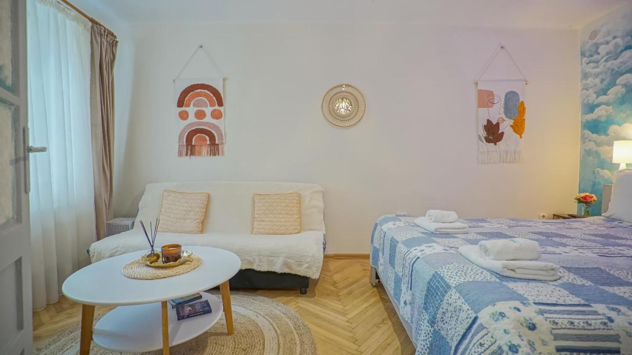 Old Town City Center Apartments Braşov Exteriör bild