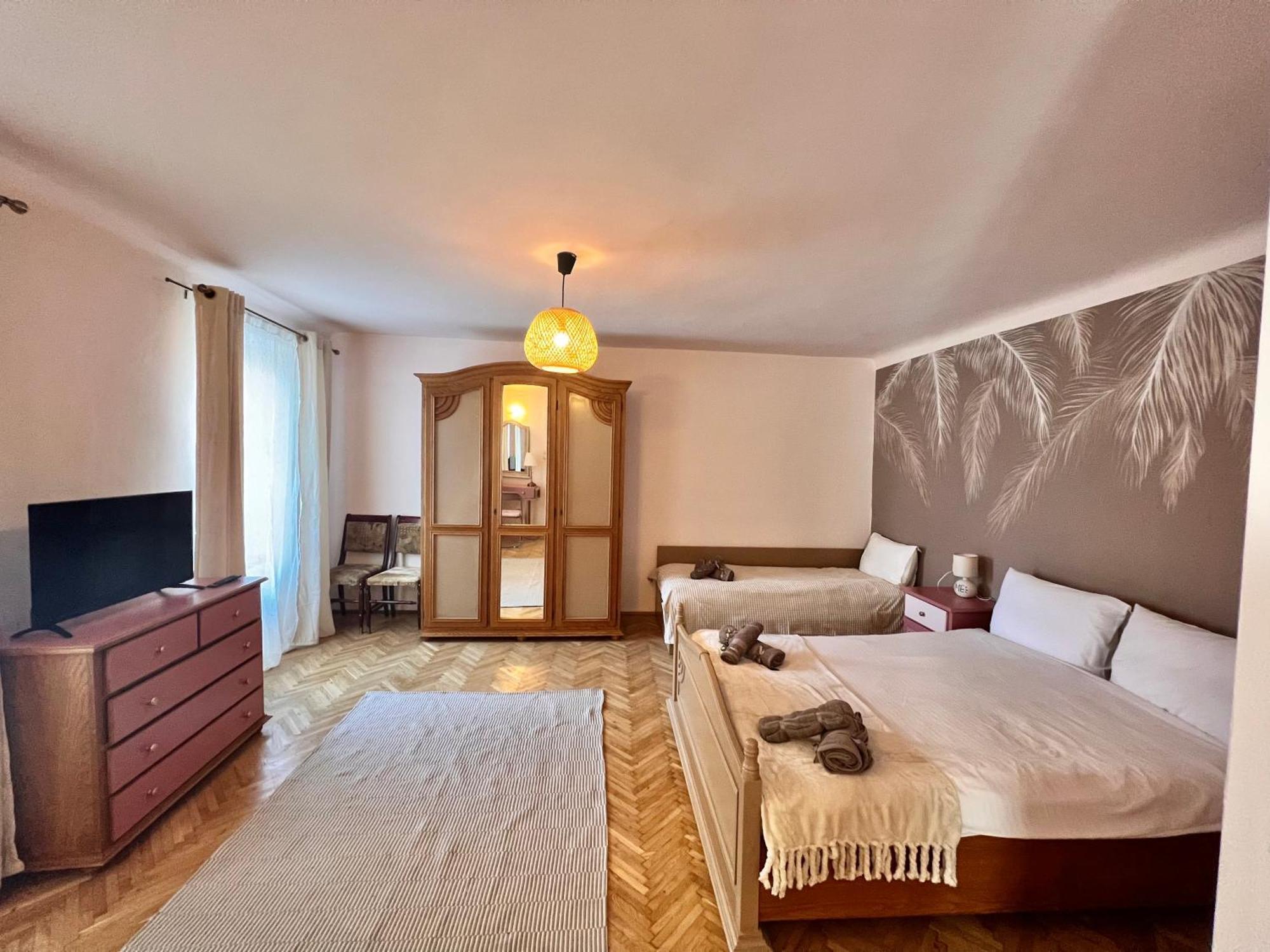Old Town City Center Apartments Braşov Exteriör bild
