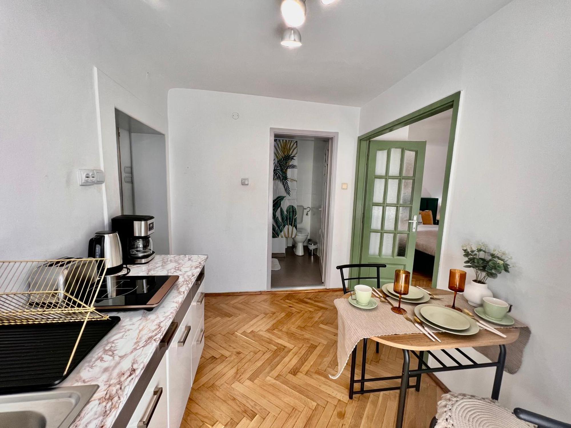 Old Town City Center Apartments Braşov Exteriör bild