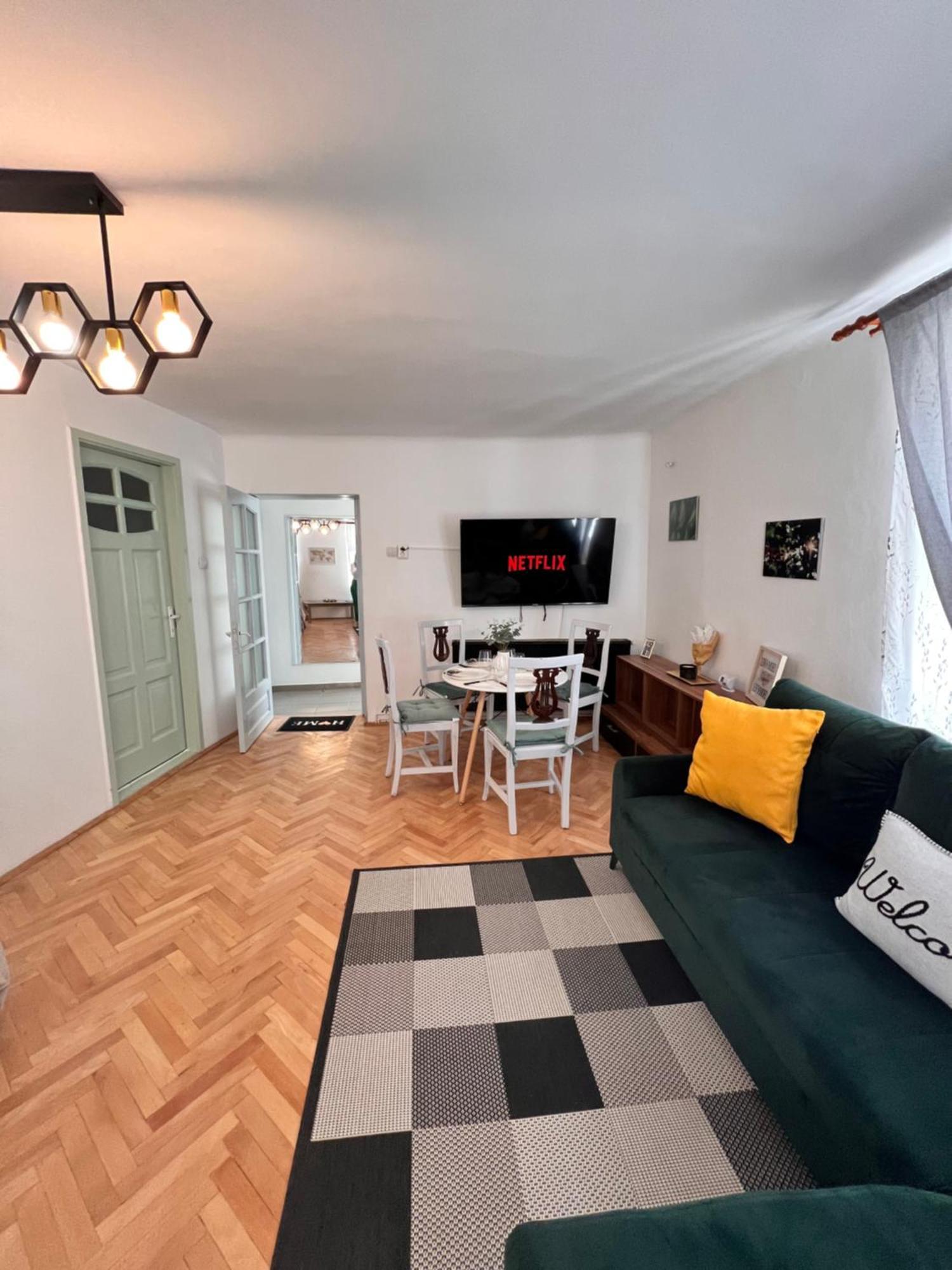 Old Town City Center Apartments Braşov Exteriör bild