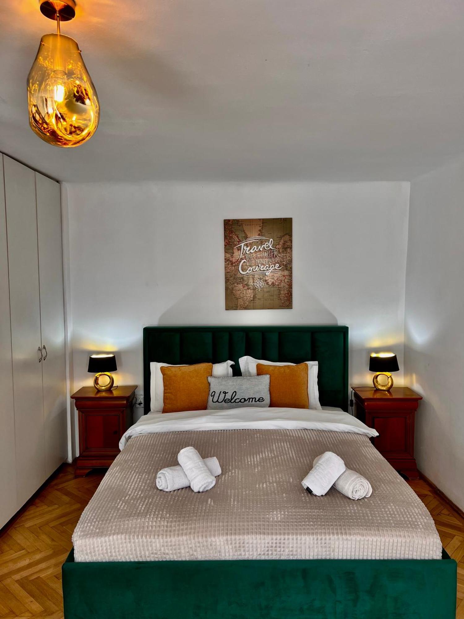 Old Town City Center Apartments Braşov Exteriör bild