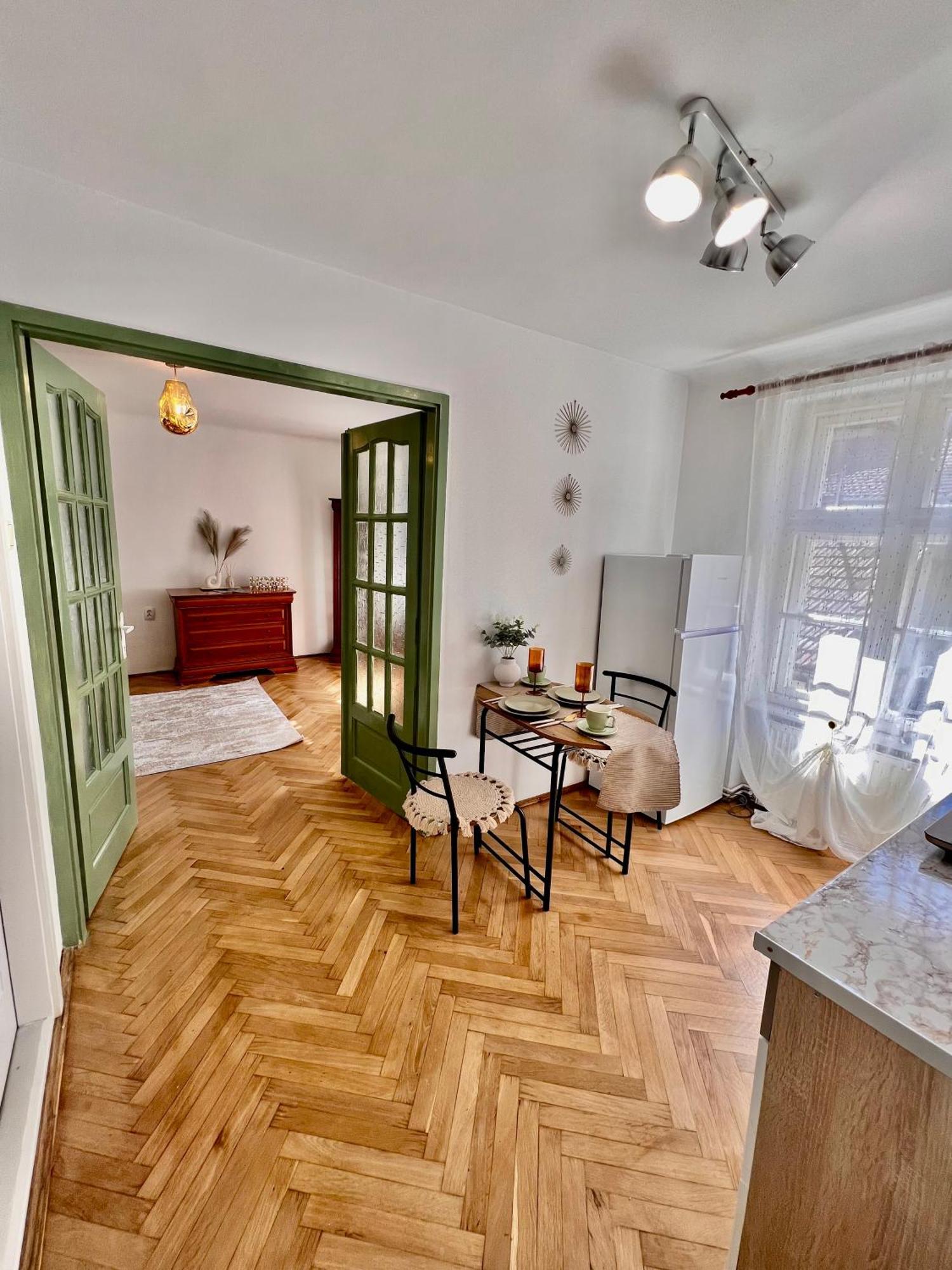 Old Town City Center Apartments Braşov Exteriör bild